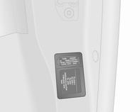 214 Technické údaje Identifikační štítek Identifikační štítek je umístěný na sloupku pravých dveří.
