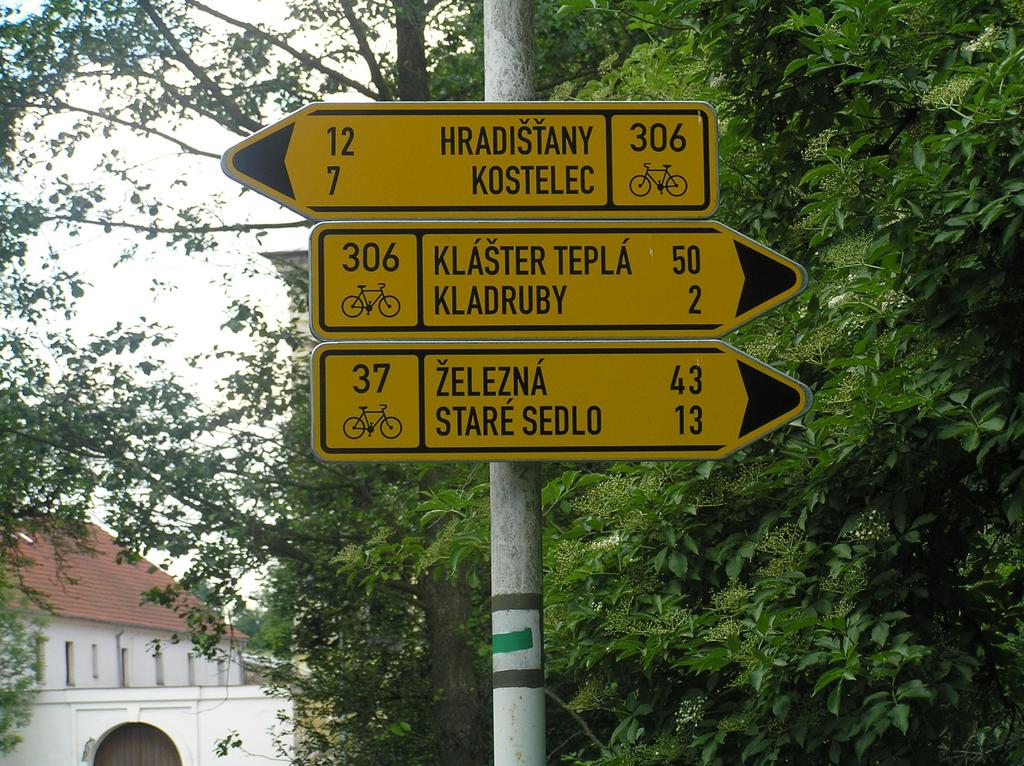 4.6. Turistika Hradišťany prochází cyklotrasa č.306 a pokračuje do Kladrub a kláštera Teplá Honezovicemi prochází cyklostezky č.