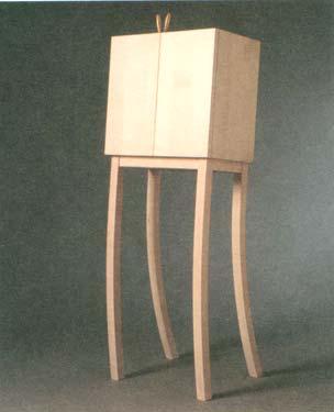 Jiří Pelcl: Lehce v náladě, cabinet Johny Bar, designed for Artwood Ltd., 1997 Skřínka na lůžkoviny, laťovka, dýha, 60.