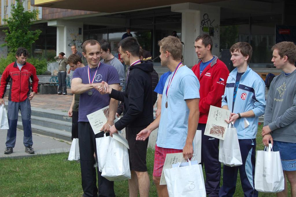 Výsledková listina muži, senioři - 8 m poř Jméno ročník klub I. kolo II. kolo III. kolo IV.