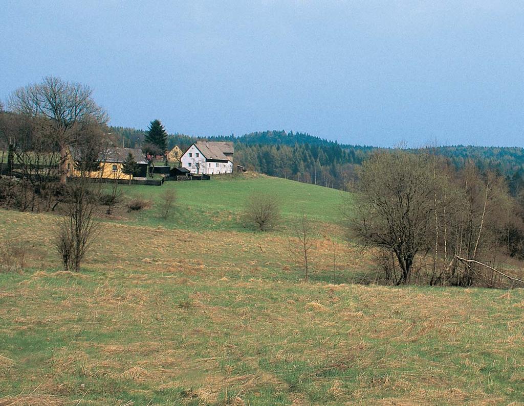 PlzeÀsko a Karlovarsko park park Hal trov Vyhlá en ONV Cheb v roce 984. park zaujímá rozlohu 4 300 ha v A ském v bûïku pfii hranici se SRN.