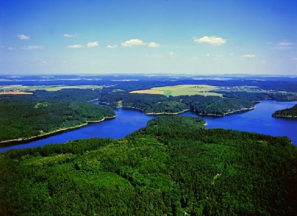 Sledování tritia v povrchových vodách v okolí JE Dukovany metodou Sledování tritia v povrchových vodách v okolí JE Dukovany metodou kapalinové scintilační