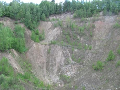 Prostorově méně rozsáhlou elevací tohoto ložiska je Schnödův peň. Vrchol této elevace byl přikryt přibližně 70 m mocným pláštěm z rul a migmatitů, nevycházel k povrchu.