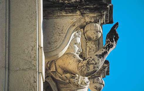 na rozdělení dalších 120 tisíc uprchlíků. Česko, které nesouhlasilo, by se mělo postarat celkem až opět tisíc azylantů.