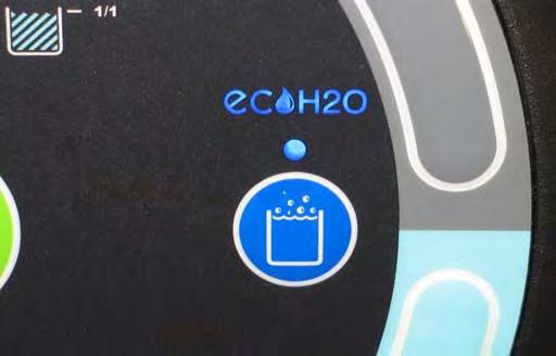 OBSLUHA TLAČÍTKO ec-h2o (DOPLNĚK) Tlačítko ec-h2o umožňuje zapnutí systému ec-h2o, je-li zapnuto tlačítko pro 1stupňové čištění. Rozsvítí se kontrolka mezi logem ec-h2o a tlačítkem ec-h2o.