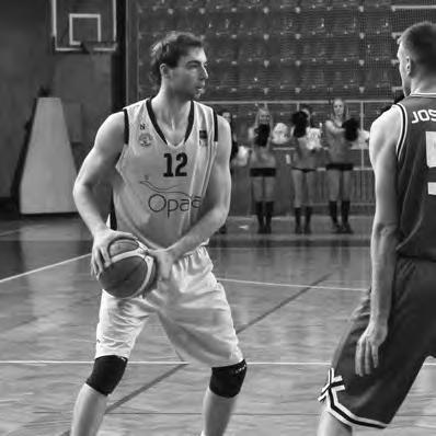 Naše rezerva byla na pardubické palubovce úspěšná, když po boji zvítězila 97:92. Ústřední postavou týmu byl pivot Miroslav Kvapil, který zaznamenal čtyřicet bodů!