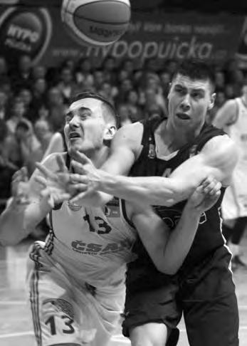 opora reprezentační dvacítky O p a v s k ý výborně, ze své první střely celek nehrál opět dala trojku. Opava dlouhou v kompletním složení. dobu vedla, pak ale přišel obrat.