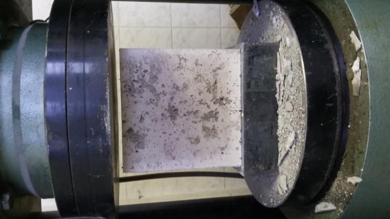2.3.5 Tlaková zkouška Po 7 a 28 dnech byly prováděny tlakové zkoušky podle normy ČSN EN 12390-3 Zkoušení ztvrdlého betonu Část 3: Pevnost v tlaku zkušebních těles.
