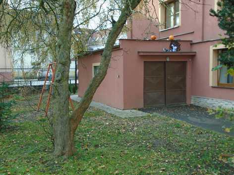ZNALECKÝ POSUDEK č. 5794-086 / 17 O ceně nemovité věci stavební parcely č. 462, s garáží č.e 2663. Katastrální území a obec T R M I C E, obec a okres Ú S T Í N A D L A B E M, kraj Ú S T E C K Ý.