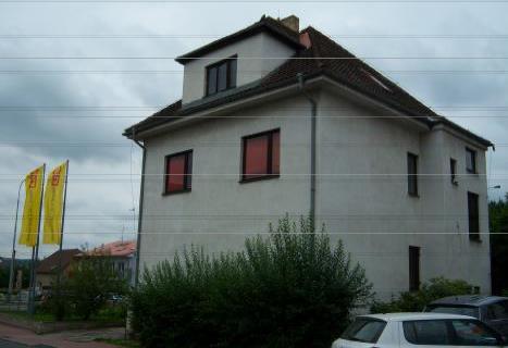 37. K Vltavě 2012/56, na pozemku parc. č. 4400/678 o výměře 90 m² v k. ú. Modřany Zděná vila ze 40. let 20.
