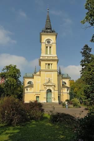 s novým farářem - a neopouštělo vás vědomí, že i velký sbor záleží na každém. Proto také doufám, že se neloučíme definitivně, a těším se na další setkání.