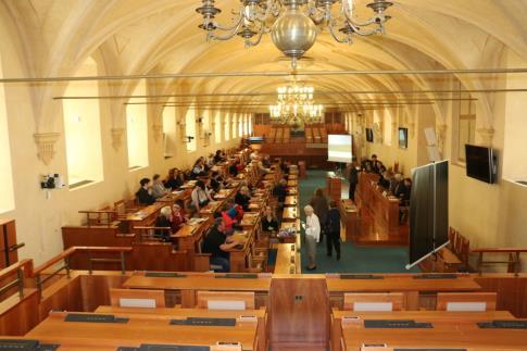 2017 se v Senátu Parlamentu České republiky uskutečnil druhý ročník odborné konference Moudrým lidem škola nikdy nekončí, aneb aktuální problémy vzdělávání na venkově.