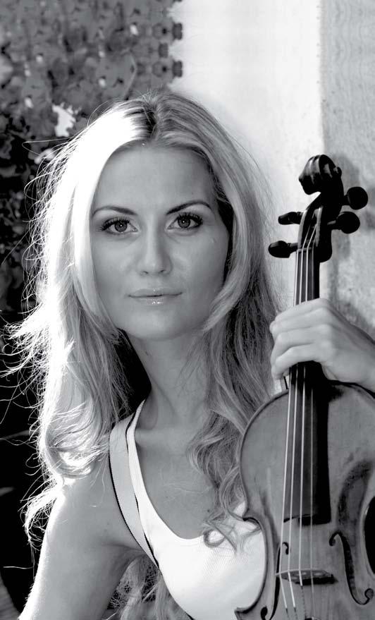 Čtvrtek 4. 10. 2012, 19.30 hodin Arnold Schönberg Ten, který přežil Varšavu pro recitátora, mužský sbor a orchestr op. 46 Ludwig van Beethoven Symfonie č. 9 d moll op.
