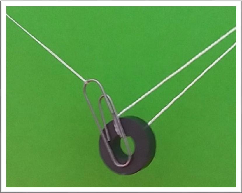 1.2. Magnetické působení Magnety přitahují kovové předměty, které jsou vyrobeny z železa, oceli, niklu, kobaltu a jejich slitin.