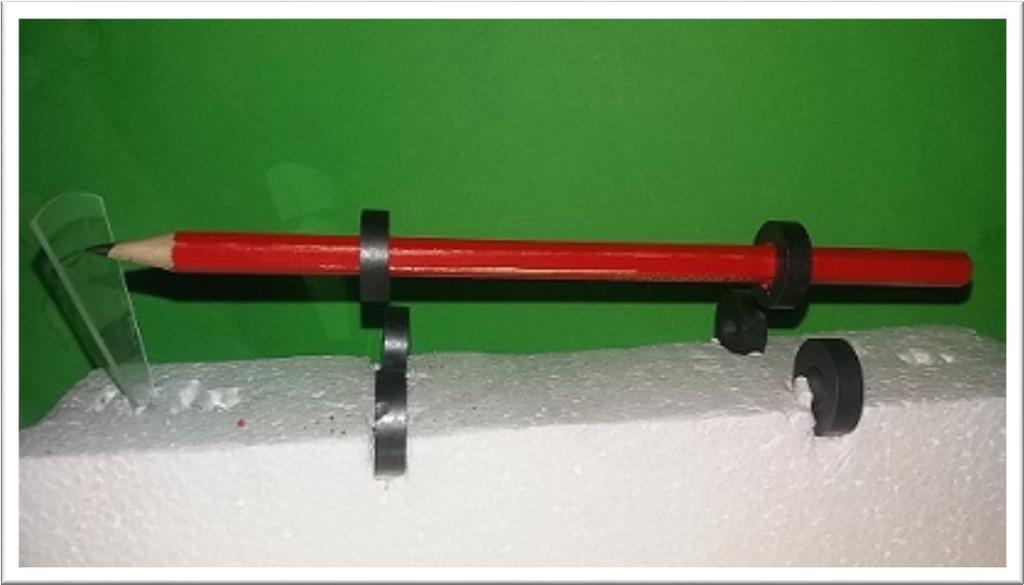 2. Levitující tužka Tento krásný experiment je také jednoduchý na výrobu.