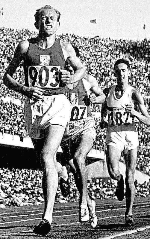 20 5. května 2017 Česká republika Co sneonovým Zátopkem? Dar zůstal ve skladu Silueta postavičky legendárního atleta zdobila český olympijský dům vrio de Janeiru.