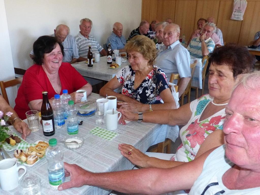 Společenský večírek Klubu důchodců Vrablovec Konal se 22.9.2017 v sále kulturního domu v Petřkovicích. Vrablovečtí na něj, obdobně jako v minulých letech, pozvali i kluby důchodců z okolních obcí.