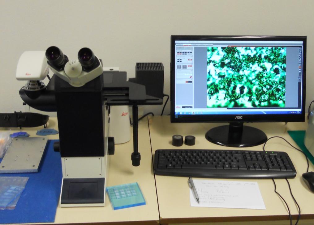 UTB ve Zlíně, Fakulta technologická 64 7 POUŽITÉ PŘÍSTROJE PŘI MĚŘENÍ 7.1 Mikroskop Leica DMI3000 M Ke zkoumání plochy byl použit metalografický mikroskop Leica DMI3000 M.