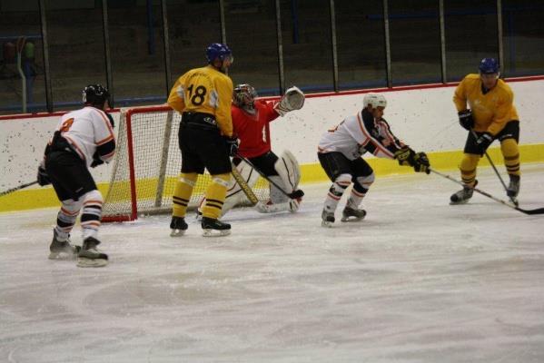 Sport HOKEJ Liga o POHÁR PREZIDENTA REPUBLIKY - Lounská amatérská liga ledního hokeje 11. kolo HC OrangeBlue - HC Panenský Týnec - Ne 11. 03. 11,00hod. GRAPESC a.s. - HC CHEZA Litvínov - Ne 11. 03. 16,10hod.