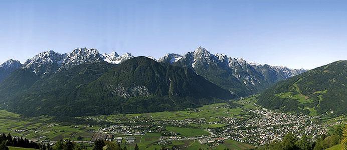 Lanovka Lienz Zettersfeld - kabinková lanovka z centra Zettersfeldu 23. 6. 23. 9. 2018 Každý den od 9:00 do 16:45.