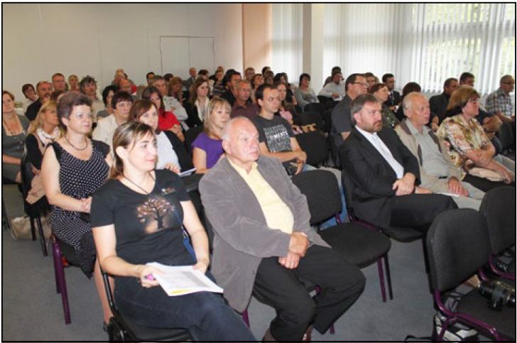 Jelikož naše MAS nemá prozatím dostatečné množství propagačních materiálů, rozhodli jsme se nevystavovat na společném stánku MASek Plzeňského kraje, ale v průběhu konference jsme společný stánek