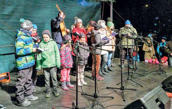 Naštěstí se samozřejmě ukázalo, že po prvních nesmělých krůčcích na ledě to šlo všem na jedničku. Foto: Robert Mročka Obec si připomene Jana Palacha V hudebně základní školy se bude ve středu 16.