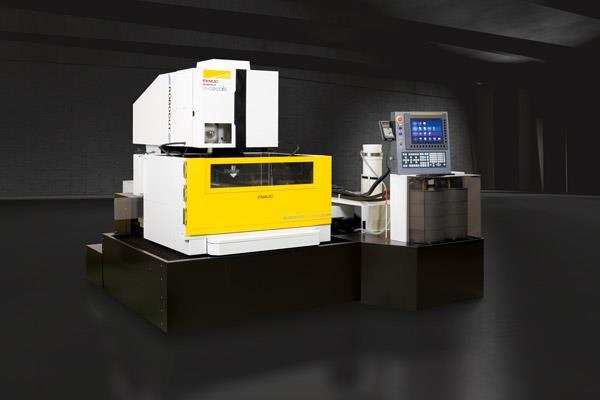 Obr. 19 Zařízení FANUC ROBOCUT α-c800ib pro elektrojiskrové drátové řezání [39].