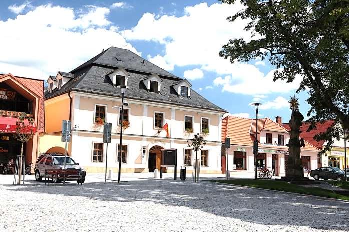 Město