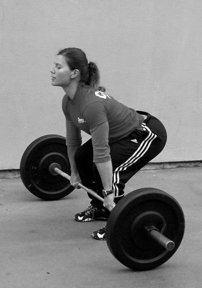 Obr. č. 8 Mrtvý tah [1] Ke vzpírání jsou v CrossFitu řazeny i hody.