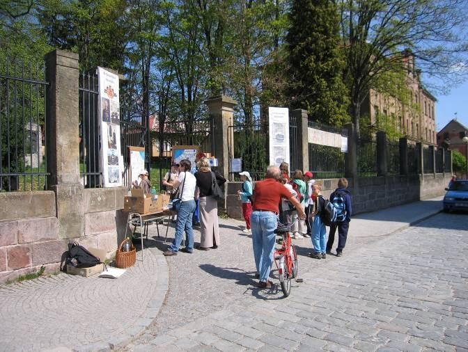 září 2009 Počet akcí: 8 Počet zúčastněných: cca 1 000 Zapojené organizace: Autoškola Martin Jindřišek, Mateřské centrum Rodinka, Centrum zdraví JONA Pardubice,
