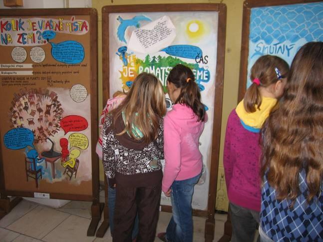 Výstava Ekologická stopa Termín. 23. února 6. března 2009 vestibul ZŠ Komenského Výstava pro žáky druhých stupňů základních škol byla k vidění v únoru v ZŠ Komenského.