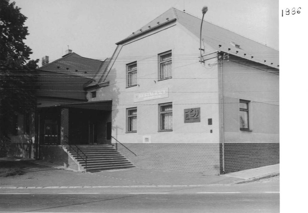 uložen. Tyršův pomník v sokolovně v roce 1932.