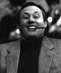 Svou první oběť zabil v 18 letech. V roce 1945 se přidal k Corleonské mafii a v roce 1958 spáchal atentát na Michela Navarru. 10.
