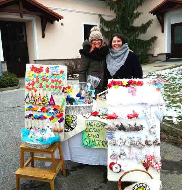 SPOLEČENSKÉ AKCE 3. ÚKLID LESA 25. 3. 2017 Každoročně pořádáme jarní úklid přilehlého lesa. Pro účastníky je v zázemí DLK Mariánka připraveno občerstvení a zájemci si mohou prohlédnout zahradu.