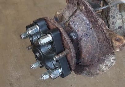 V5906 Demonáž hnacího hřídele není pořená Dodané záviové yče M spojují násroj s jedním z našich hydraulických válců Hodí se pro