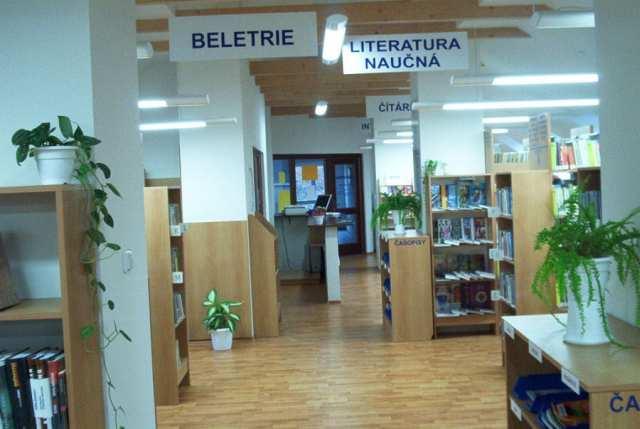 9. Knihovny v nových prostorách Rok 2004 byl zajímavý také tím, že nejméně tři jihočeské profesionální knihovny