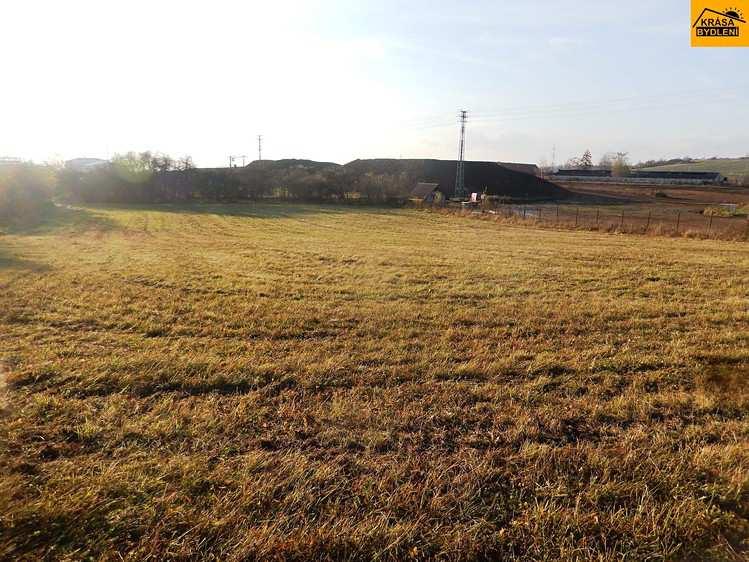 Záznam o prodeji srovnávané nemovitosti č. 2 1. Identifikace Prodej, Pozemek, 4309 m 2, Grymovská, Přerov Celková cena: 3.317.