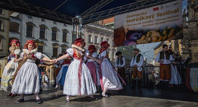 V minulých letech na festivalu zahrály kapely Buty, O5 a Radeček, The Tap Tap, dále pak vystoupily kulinářské hvězdy jako Karolína z pořadu Vaříme s Karolínou apod.