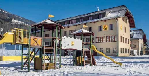 Michael im Lungau, centrum - 1,3, skiareál Grosseck-Speiereck - 1,3, skiareál Katschberg - 6, skiareál Obertauern - 27, skibus - 300 m vybavenost a služby: recepce / lobby, samoobslužná restaurace,