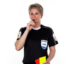 84 AKTUÁLNĚ Jana Adámková bude pískat finále Ligy mistrů žen! Česká rozhodčí Jana Adámková se dočkala fantastického úspěchu, když se v pondělí dočkala delegace na finálové utkání ženské Ligy mistryň.