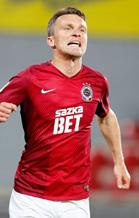 minutě zvyšoval vedení domácích na 2:0, když pohotově usměrnil do sítě Ševců přesný centr Costy levé strany.