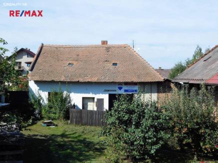 7) Rodinný dům Nabídková cena: 895 000 Kč Lokalita: Zbraslavice, okres Kutná Hora Stavba: Cihlová Poloha domu: Samostatný