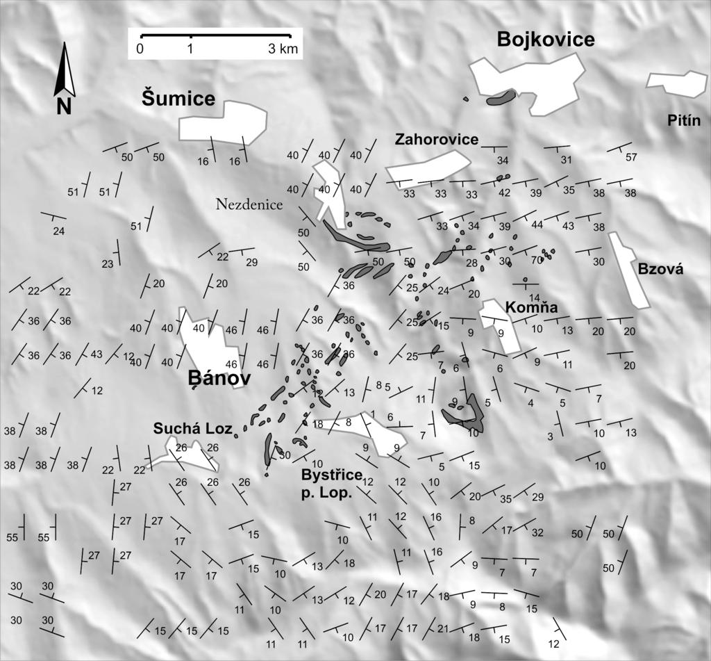 Obr. 4: Deformační mapa vypočtená z provedených strukturních měření. Fig. 4: Deformation map created from structural measurements. a Severoevropské platformy pod karpato-pannonský blok.
