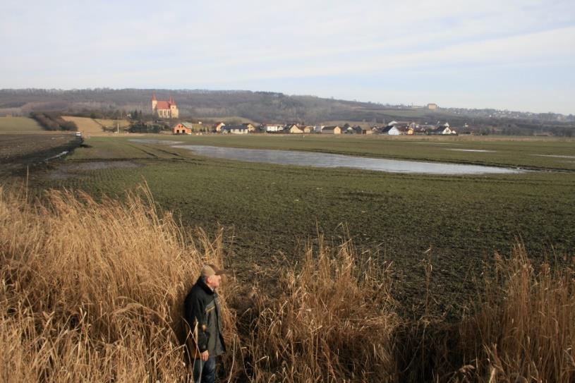 Krajinné inženýrství 2017 drenážních vod -> intenzivní závlaha pivotovým zavlažovačem při likvidaci produktů bioplynové stanice na odvodněném pozemku zvyšuje riziko znečištění drenážních a následně