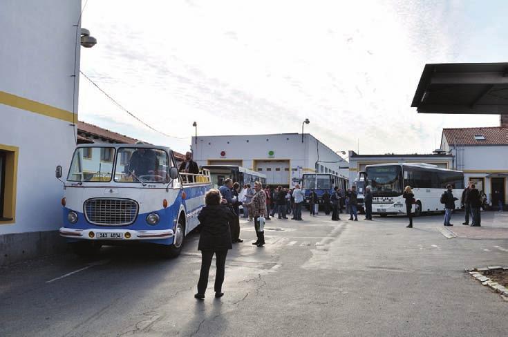 Při nástupu do autobusu obdržel každý cestující pamětní jízdenku a pak už si mohl vychutnávat zážitek z jízdy vzorně zachovalým strojem.