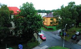 převážně s rohovou vanou. Od druhého patra krásný výhled na město.