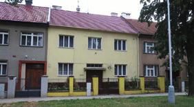 K prodeji bude dům volný, bez nájemních smluv. Zastavěná plocha 9 m, zahrada 330 m.