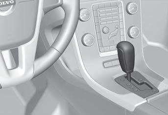 03 Prostředí řidiče Převodovky 03 Automatická převodovka Powershift* D: polohy automatického řazení. + / : polohy manuálního řazení.