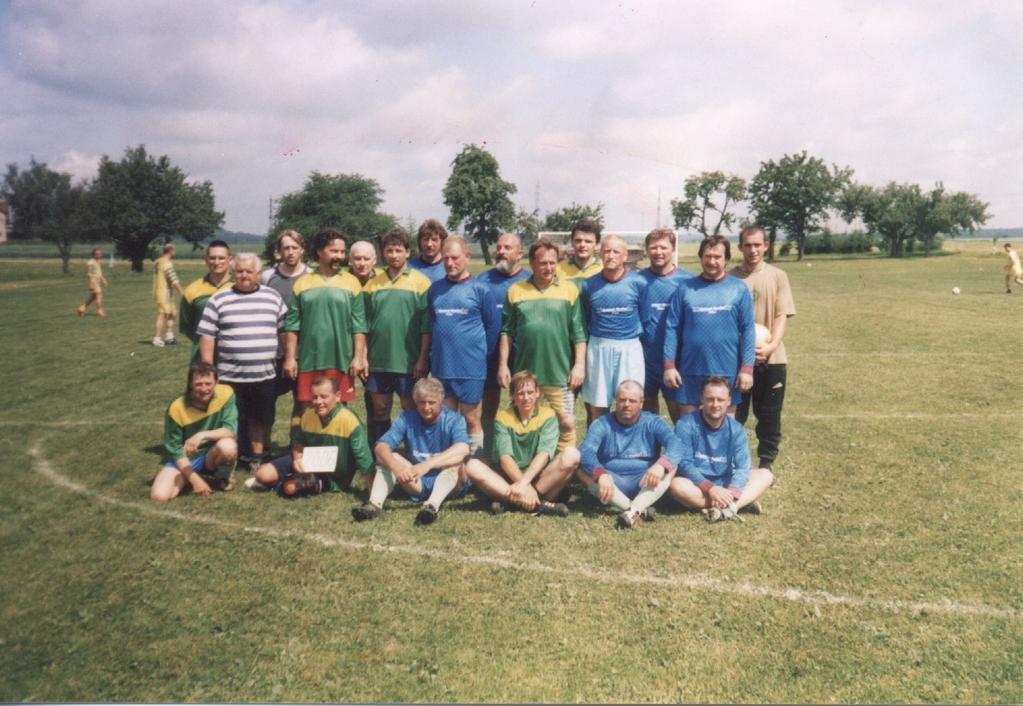 35 25. 6. 2005 Za účasti:, Domašín, Opočno, A. Ch Dobruška, staré gardy Křovic a Domašína. Pohár vyhrál A.Ch. Dobruška. Pořadí: 1. A.Ch. Dobruška Staré gardy 2. F.C. Domašín 1. 3. 2. Domašín 4.