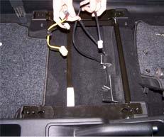 Následně otvory začistěte a osaďte přepínače od vyhřívání. Postup montáže kabeláže ve vozidle: 1.